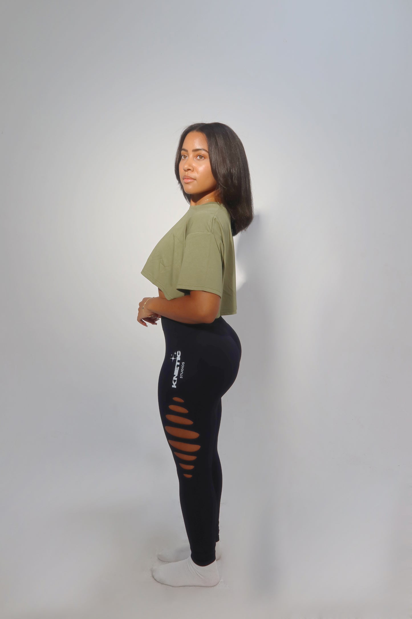 LIGHTWEIGHT SHORT SLEEVE CROP TOP